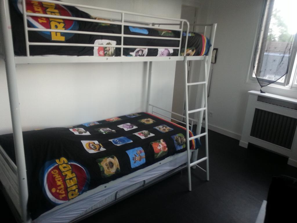 Arcantis Hotel La Residence Cergy Room photo